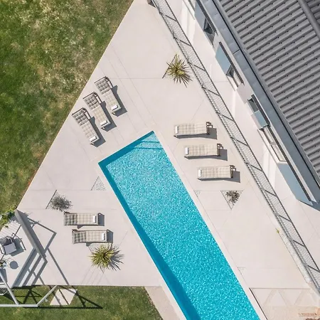 Lovely In With Kitchen Hébergement de vacances *