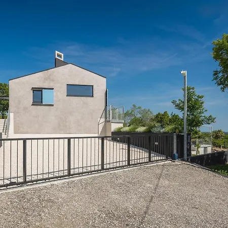 Hébergement de vacances Lovely In With Kitchen