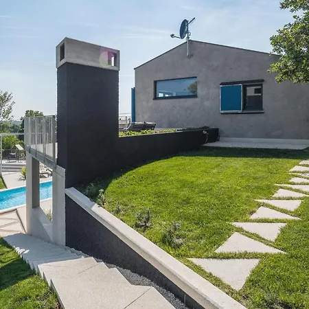 Lovely In With Kitchen *