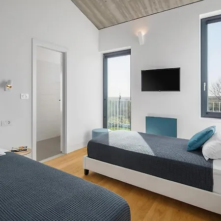 Lovely In With Kitchen Holiday home