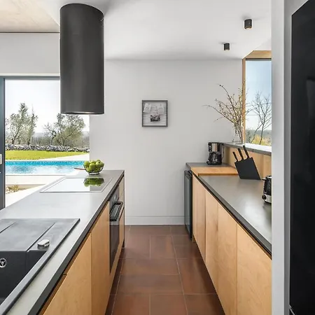 בית נופש Lovely In With Kitchen *